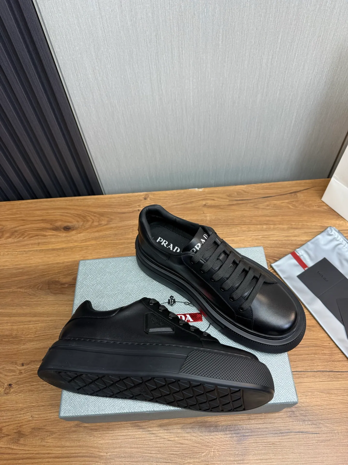 Men's shoes 💰560💰 [PRADA] Men's shoes are popular in the counter, official website is synchronized, 1 high-quality shipment ✔️Original cowhide upper + cowhide lining, 1🆚1 replica, original sole, 38-45 (45 customized, non-refundable)